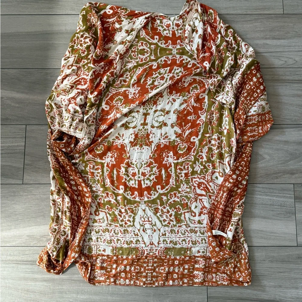 Vici Dolla Women’s Rust Paisley Open-Front Kimono brand new! - Picture 2 of 2